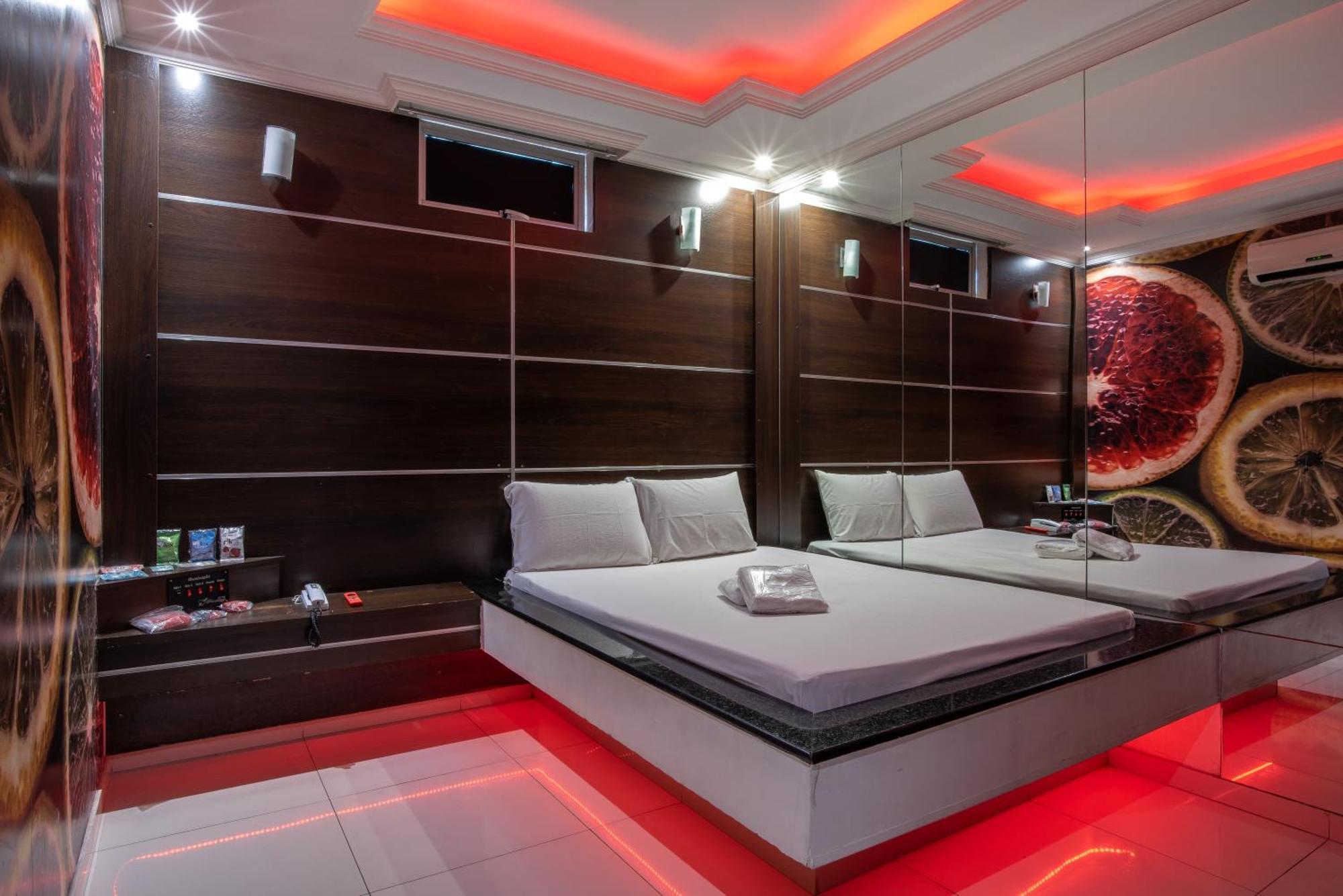Motel Fantasy 2 (Adults Only) Контажен Экстерьер фото