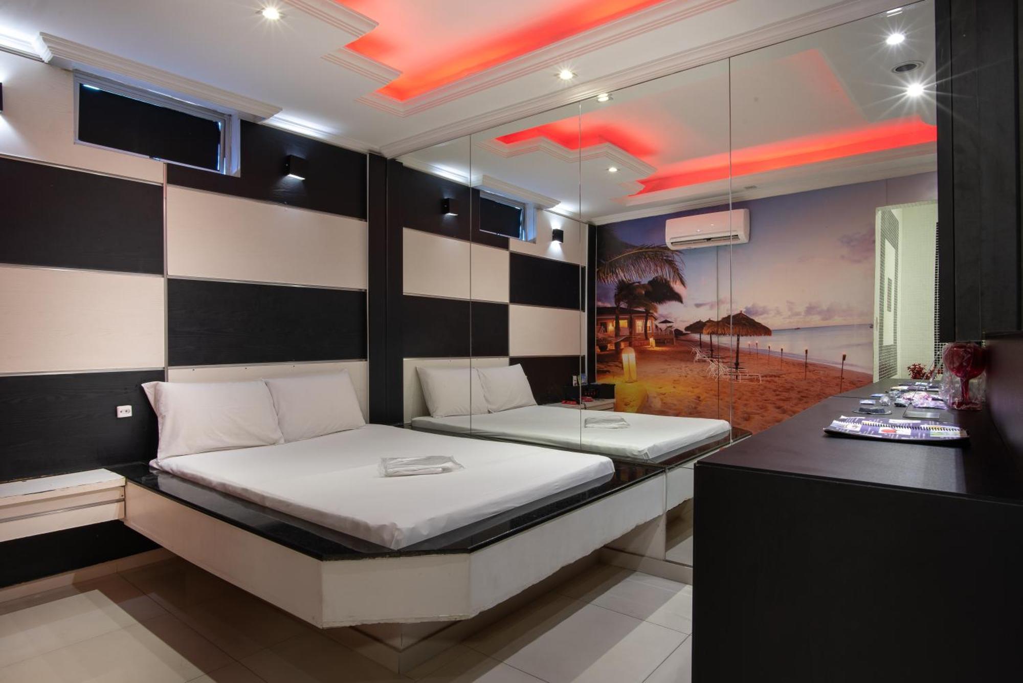 Motel Fantasy 2 (Adults Only) Контажен Экстерьер фото